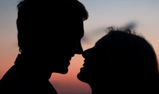 国际接吻日两个人的影子 国际接吻日是干嘛的