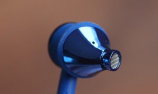 耳机左右怎么分r 耳机左右怎么分r是在左还是在右