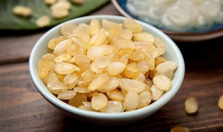 皂角米是什么东西（雪燕和皂角米是什么东西）