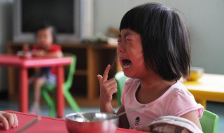 怎么让小孩上幼儿园不哭闹 如何让孩子上幼儿园不哭不闹