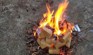 烧纸钱的讲究 烧纸钱讲究时间