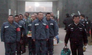 看守所出来有什么讲究 看守所出来有什么讲究火盆里面放啥