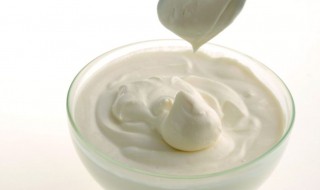 每天喝酸奶的最佳时间（每天喝酸奶的最佳时间是多少）