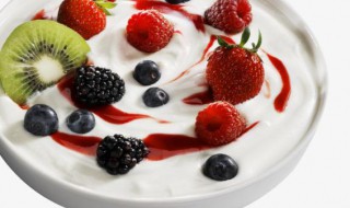 酸奶敷脸的功效与作用 安慕希酸奶敷脸的功效与作用