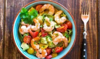 减肥不吃还是吃呢（减肥到底是吃还是不吃）