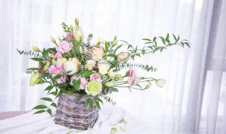 简易插花怎么做（简易插花怎么做视频）