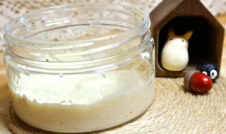 酸奶做面膜（酸奶做面膜好还是牛奶做面膜好）