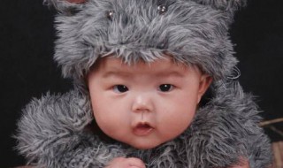 宝宝几个月断夜奶最好（宝宝几个月断夜奶最好母乳）