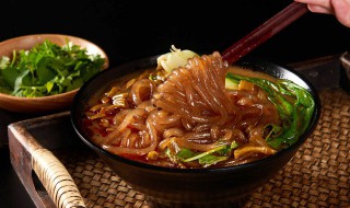 早上吃酸辣粉好吗（早上吃酸辣粉还是什么时候吃好）