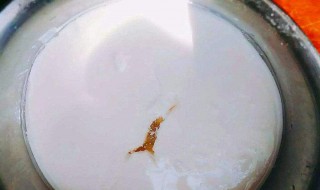 酸奶做出来很稀怎么回事 自己做的酸奶有点稀是什么原因