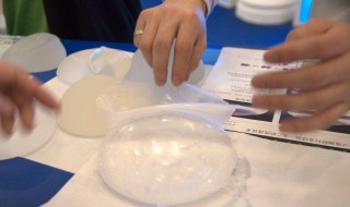 隆胸有什么坏处吗（隆胸的好处和坏处）