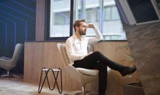 跷二郎腿的坏处（翘不了二郎腿,不能并拢腿）