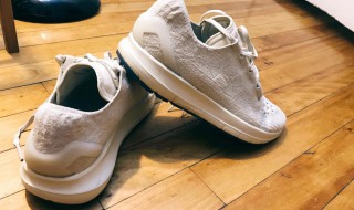 小白鞋发黄怎么处理 小白鞋发黄怎么处理最简单方法鞋边