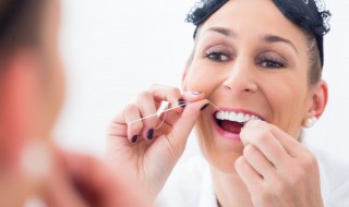 牙线怎么使用（什么叫牙线怎么使用）