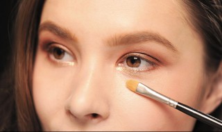 怎样消除眼袋最有效的方法（去眼袋手术费用大概多少钱）