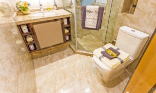 卫生间地板往外渗水是管子裂了吗（卫生间地板往外渗水是管子裂了吗怎么修）