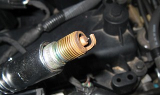 火花塞如何清洗（火花塞如何清洗再用）