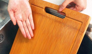 新砧板用什么油涂抹最好（新砧板用什么油擦）