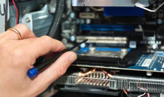 电脑怎么组装（电脑怎么组装主机）