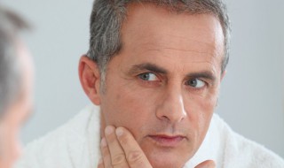 男生怎么保养皮肤?（男生怎么保养皮肤不显老）