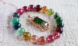 碧玺如何清洗（碧玺怎么清洗）