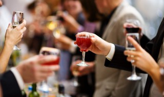 如何引起客户的注意（如何引起客户的注意力）