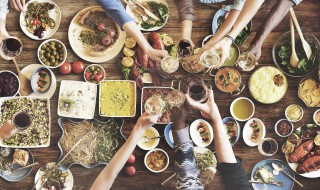怎样注意饮食（怎样注意饮食卫生）