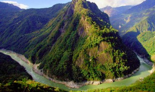 雅鲁藏布江发源地在哪（雅鲁藏布江的起源地在哪里）