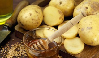 如何鉴别什么土豆是不能吃的（如何鉴别什么土豆是不能吃的地方）