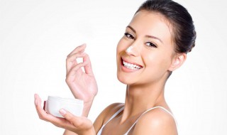 精华霜用在护肤哪个步骤(精华霜在护肤的第几步用)