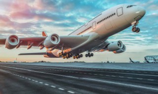 飞机在跑道上如何抬头 飞机如何在跑道上行走