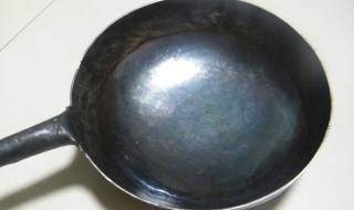 第一次买铁锅怎么处理（第一次买的铁锅怎么使用）