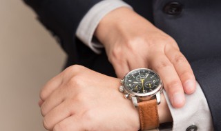 成人礼送什么礼物给男孩子 成人礼送什么礼物给男孩子的一封信简短