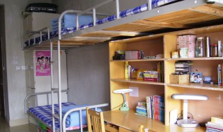 大学新生开学宿舍需要准备什么东西（大学开学宿舍必备）