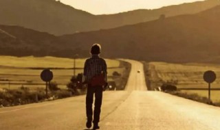 远嫁的心酸和无奈说说 远嫁的姑娘亏欠父母的句子