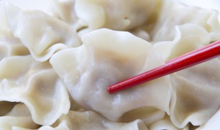 包饺子不粘有什么方法（包饺子怎么不会粘）