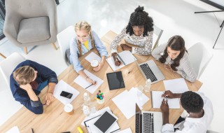 一群人一起拼励志句子 一群人一起打拼的句子