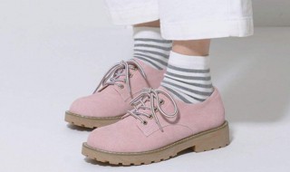 马丁靴味道怎么去除（马丁靴味道怎么去除干净）