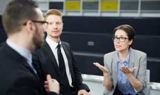 如何幽默说话技巧 嘴笨的人怎么练口才