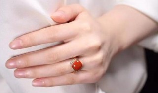 右手无名指戴戒指代表什么 右手无名指戴戒指代表什么意思