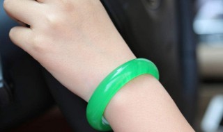 为什么玉镯不能戴左手（为什么玉镯不能戴左手玉镯子价格）