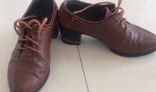 皮鞋发霉怎么处理最有效（皮鞋发霉怎么处理最有效白色）