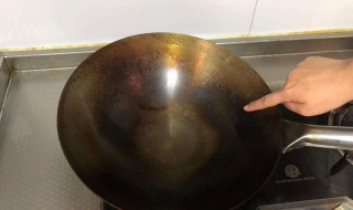 铁锅反复生锈怎么处理（铁锅反复生锈怎么处理永不生锈）