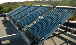 房顶上有太阳能如何做防水 房顶上的太阳能