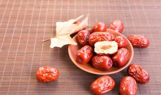 剥枣核小窍门（怎么剥枣子核）