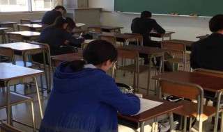 成人本科怎么获得学士学位证书（成人本科如何取得学位）