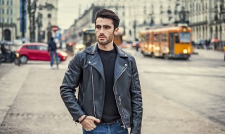 皮夹克如何清洗(皮夹克如何清洗保养)