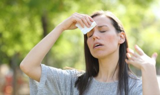 中暑时的紧急救护方法有哪些 中暑时的紧急救护方法有哪些呢