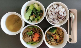 月子餐都吃什么蔬菜 月子餐吃什么蔬菜好