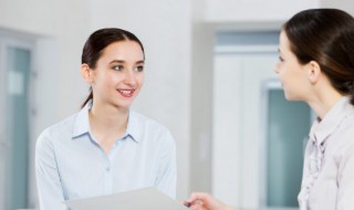 跟陌生人聊天怎样开头（跟陌生人聊天怎样开头不尴尬）